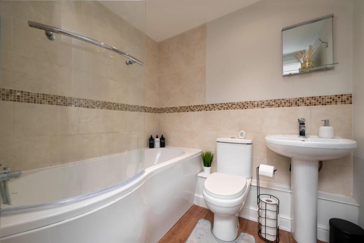 马克特拉森Stunning 3 Bed With Parking & Garden别墅 外观 照片